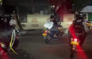 5 Pemuda Diamankan Usai Tawuran Bawa Samurai di Jatinegara