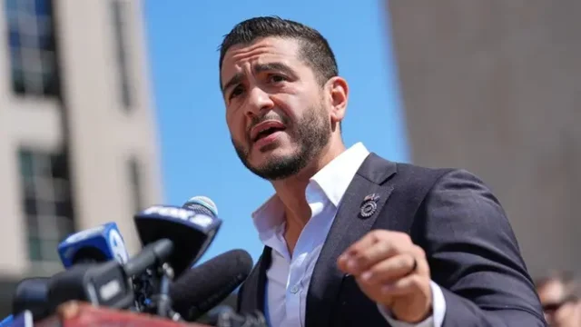 Abdul-El-Sayed-Anak-Imigran-Mesir-yang-Berburu-Kursi-Senat-AS