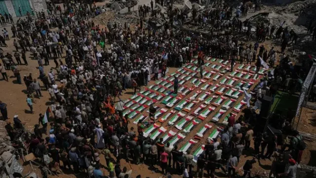 Air-Mata-Gaza-112-Jenazah-Keluarga-yang-Tertimbun-Tiga-Tahun-Akhirnya-Dimakamkan