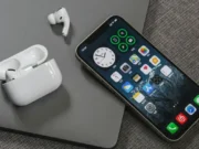 AirPods Pro 4 Bakal Dua Versi, Satu Dilengkapi Kamera Infrared