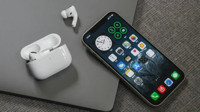 AirPods-Pro-4-Bakal-Dua-Versi-Satu-Dilengkapi-Kamera-Infrared