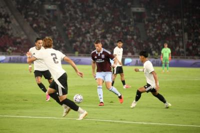 Aston-Villa-Menang-3-1-Unai-Emery-Pujipemain-Indonesia-All-Stars