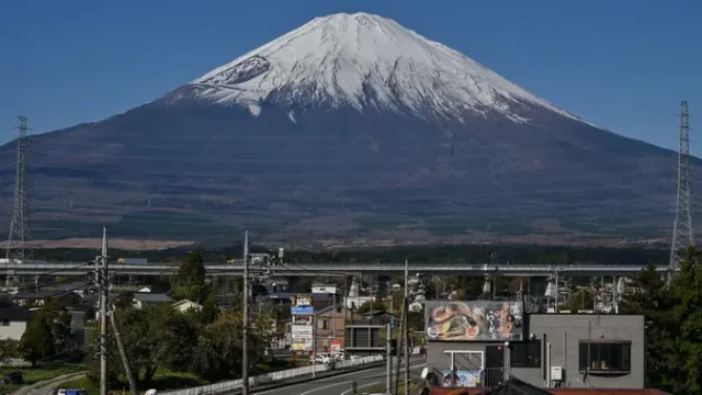 Ayah-Tinggalkan-Anak-7-Tahun-Selama-Delapan-Jam-di-Gunung-Fuji