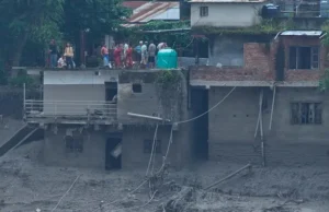 Banjir Bandang Sapu Desa di Nepal-Tibet, Ratusan Keluarga Kehilangan Segalanya