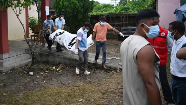 Banjir-Bandang-di-Nepal-Tewaskan-797-Orang-Korban-Dikremasi-Massal