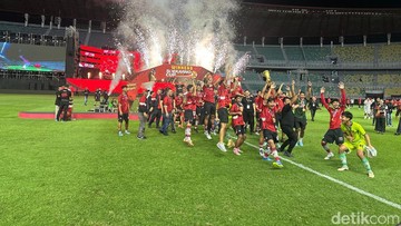 Banteng-Jabar-Juara-Soekarno-Cup-2026-Usai-Menang-Adu-Penalti-5-3