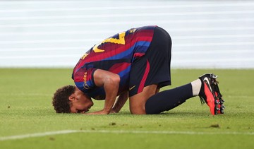 Barcelona-Menang-2-1-atas-Al-Ahly-Hamza-Abdelkarim-Curi-Perhatian-Flick
