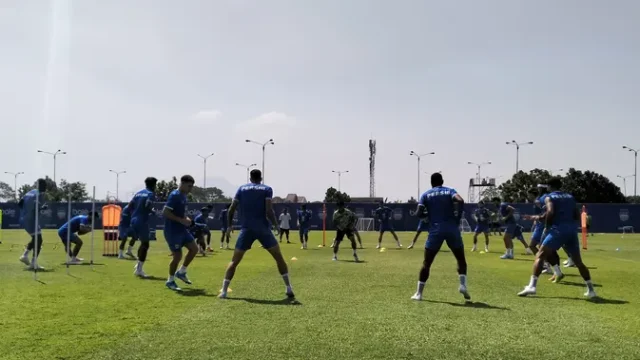 Berguinho-Kembali-Latihan-Persib-Waspadai-Cedera-Notsuda-Jelang-Play-off-ACL