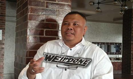 Cara-Elegan-Seskab-Teddy-Rawat-Jaringan-Almamater-Dinilai-Teladan-Politik