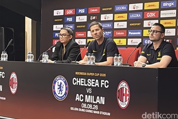 Chelsea-Datang-ke-Jakarta-Xabi-Alonso-Jersey-Biru-Ada-di-Mana-Mana
