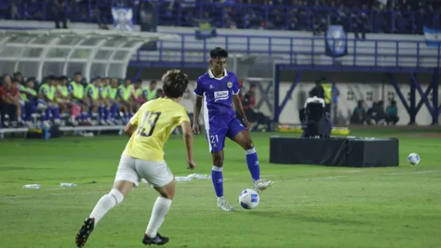 Debut-Manis-Faris-Abdul-Hafizh-Persib-Menang-1-0-atas-Tampines-Rovers