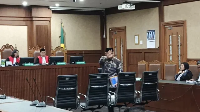 Eks-Menag-Yaqut-Minum-Obat-Anti-Nyeri-Saat-Sidang-Kasus-Kuota-Haji