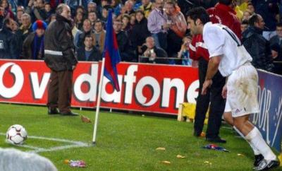 El-Clysico-Paling-Mencekam-Figo-Camp-Nou-dan-Neraka-yang-Mengubah-Sejarah
