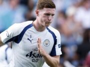 Elliot Anderson Tantang Kritik dengan Fokus pada Lapangan