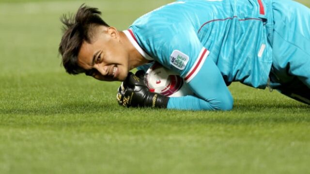 Ernando-Ari-Dinilai-Lebih-Cocok-Jadi-Kiper-Timnas-Daripada-Nadeo-Argawinata