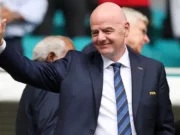 Figo Tuntut Infantino Mundur, Sebut Sepak Bola Sedang Dalam Bahaya