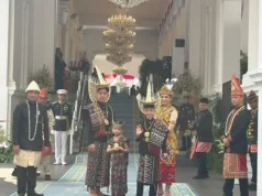 Gibran Kenakan Baju Adat NTT dan Dayak di Upacara HUT RI ke-81