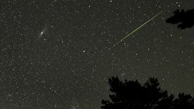 Hujan-Meteor-Perseid-Puncak-Malam-Ini-Bisa-Diamati-Tanpa-Alat-Khusus