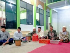 Warga RW 08 Desa Tanggul Kulon Peringati Maulid Nabi Muhammad Saw, di Mushollah Raudhatul Jannah Dengan Kebersamaan