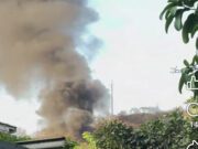 Kepulan Asap Hitam Gegerkan Warga Maluk, Diduga Berasal dari Area Tambang PT AMNT