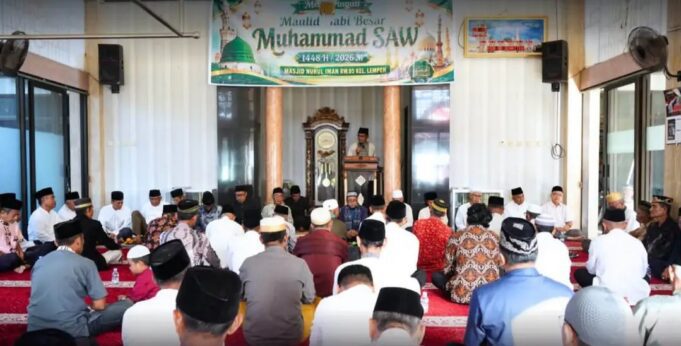 Hadiri Peringatan Maulid Nabi di Lempeh, Wabup Ajak Masyarakat Teladani Rasulullah