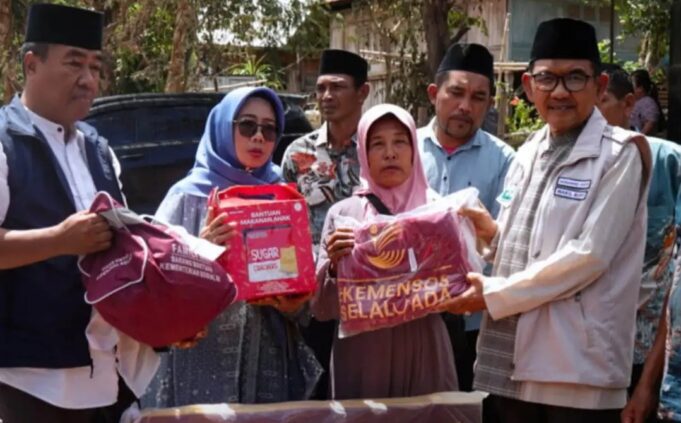 Kunjungi Korban Kebakaran di Dusun Pamunga, wabup Serahkan Bantuan Darurat