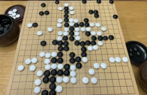 Igo, Permainan Strategi Klasik Jepang yang Mengasah Otak