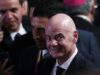 Infantino Diambang Kejatuhan, Candaan Botak Ganti Jawab Tudingan Korupsi