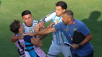 Insiden-Cekik-Garcia-Paredes-Terancam-Sanksi-FIFA-tapi-Punya-Jalan-Keluar