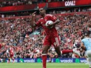 Isak Cetak Gol Pertama, Liverpool Masih Kehilangan Poros Serang