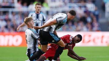 Isak-Kembali-ke-St.-James-Park-Dicemooh-tapi-Tetap-Berjuang