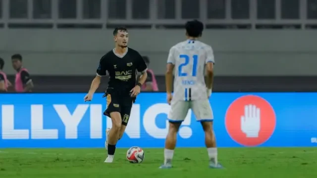 Ivar-Jenner-Perpanjang-Kontrak-dengan-Dewa-United-hingga-2027