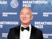 Jeff Bezos Resmi Jadi Pemilik Saham Liverpool