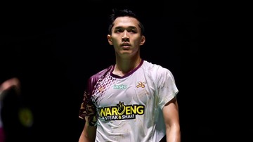 Jonatan-Christie-Naik-ke-Puncak-Dunia-Akhiri-Puasa-13-Tahun-Indonesia