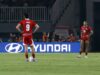 Judul: Gol Tepat Waktu Bawa Tim Juara Bertahan Menang Tipis