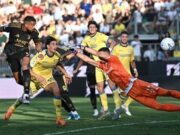 Juventus Menang Tipis 1-0 atas Frosinone, Vicario Cedera di Injury Time