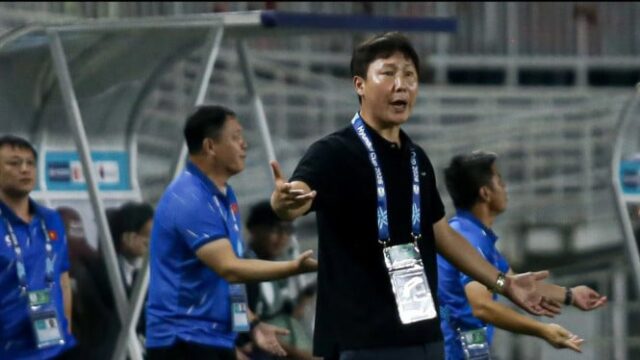 Kaus-Hitam-Jimat-Kim-Sang-sik-Bawa-Vietnam-Hancurkan-Indonesia-3-0