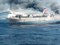 Kemenhub Kerahkan Kapal Patroli Evakuasi KM Mutiara Sentosa II yang Terbakar