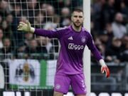 Kevin Diks Menjadi Inspirasi, Maarten Paes Siap Torehkan Sejarah di UEFA Conference League