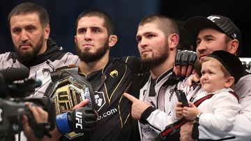 Khabib-dan-Makhachev-Adu-Mulut-Tapi-Berakhir-dengan-Tawa