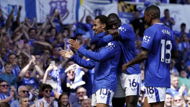 Liverpool-Buka-Pembicaraan-dengan-Winger-Everton-Ndiaye-Alternatif-Jika-Barcola-Gagal