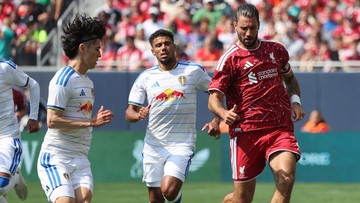 Liverpool-Gagal-Antisipasi-Bola-Mati-Kalah-2-4-dari-Leeds-di-Uji-Coba