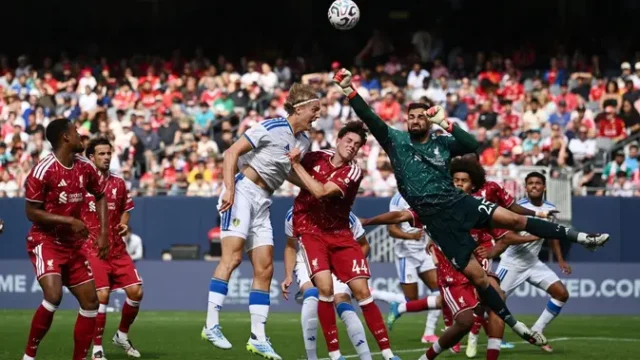Liverpool-Gagal-Pertahankan-Keunggulan-Kalah-2-4-dari-Leeds-di-Chicago