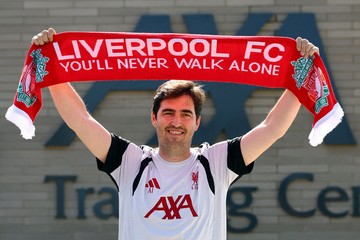 Liverpool-Punya-Manajer-Baru-Fowler-Minta-Waktu-untuk-Iraola