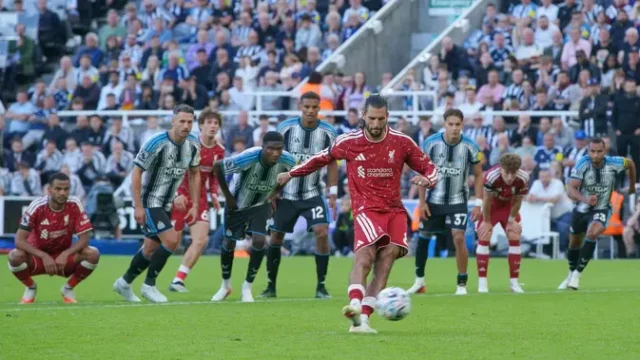 Liverpool-Raih-Poin-Harga-Mati-di-Newcastle-Imbang-2-2-di-Menit-Terakhir