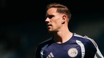 Maarten-Paes-Diambang-Persaingan-Ketat-Usai-Debut-Gemilang-Ter-Stegen-di-Ajax