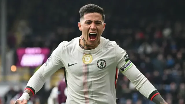 Manchester-City-Gedor-Lini-Tengah-Buru-Fernandez-dan-Bouaddi