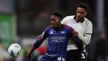 Manchester-United-Incar-Bek-Muda-Arsenal-yang-Berubah-Peran