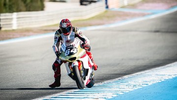 Mario-Aji-Terjatuh-dalam-Tabrakan-di-Q2-Moto2-Inggris-Guevara-Catat-Waktu-Tercepat