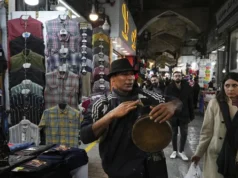 Mata Uang Iran Terjun Bebas ke Level 2 Juta per Dolar AS